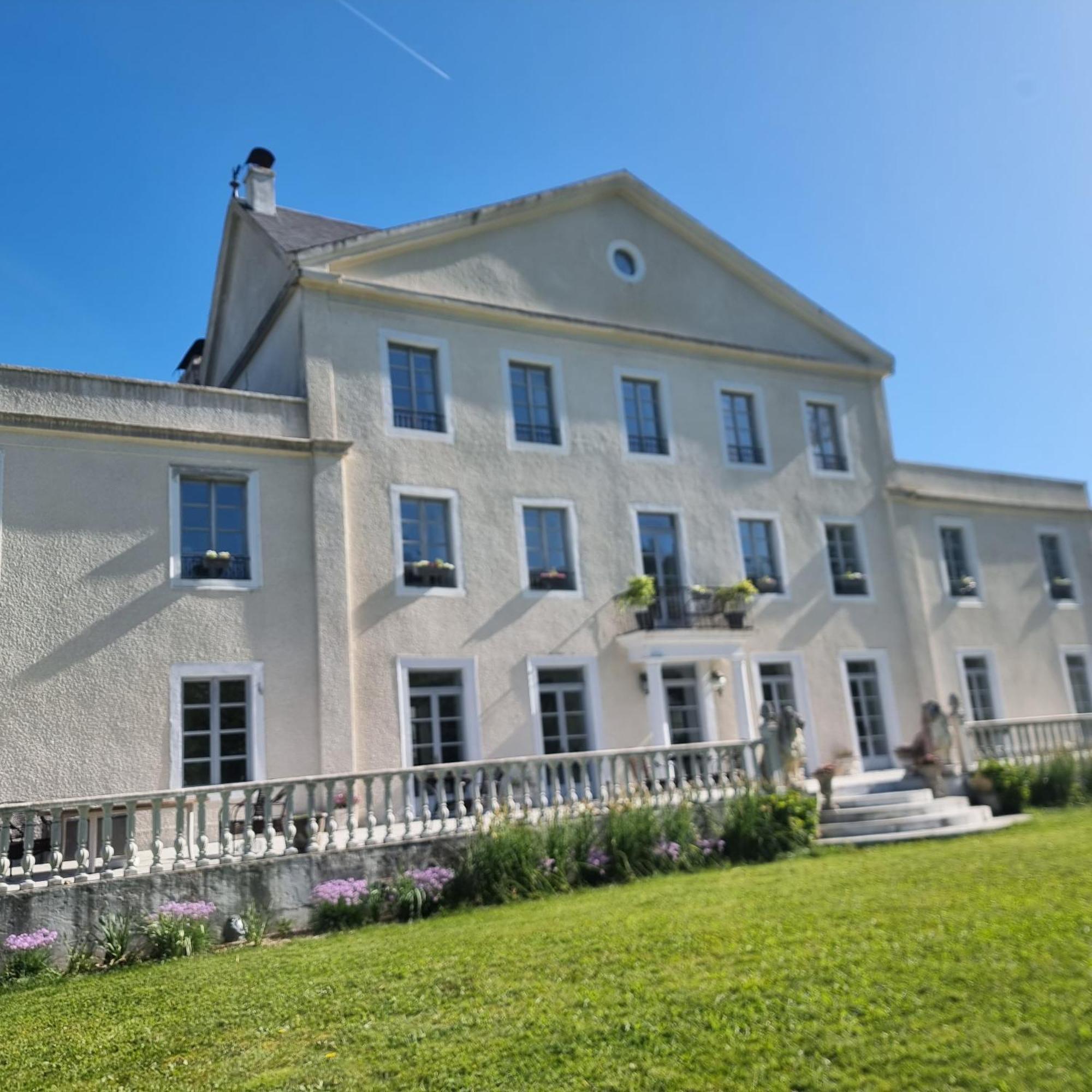 Chateau Roquehort Avec Ev Recharge Point 22Kw Monein Exteriér fotografie